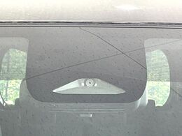 【トヨタセーフティセンス】走行中に前方の車両等を認識し、衝突しそうな時は警報とブレーキで衝突回避と被害軽減をアシスト。より安全にドライブをお楽しみいただけます。