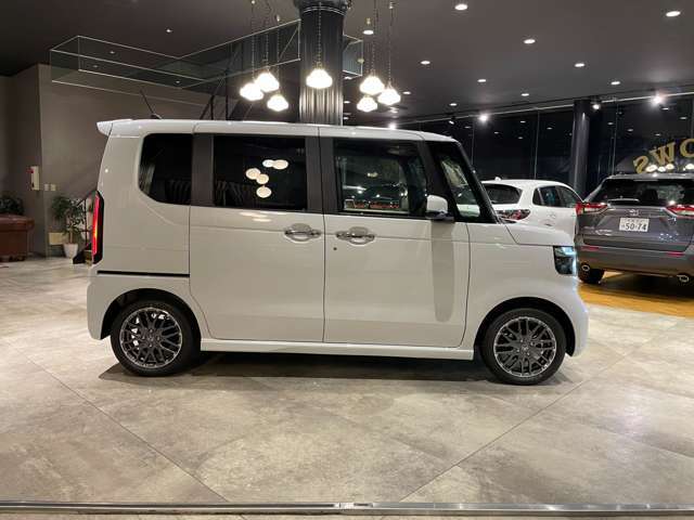 当社は「わかりやすい総額表示」を心がけております。 掲載総額には★自動車税★自賠責保険★取得税★重量税★登録手続費用★保証付整備費用★消費税★リサイクル預託金★記載オプション、すべてが含まれています。