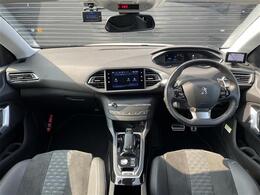 LIBERALAは、輸入車選びの新たなスタイルを提案するインポート・セレクト・ブランドです。オーナー様となる方がクルマから直接感じる感性を第一にした、最良の一台との出会いをコーディネートいたします。