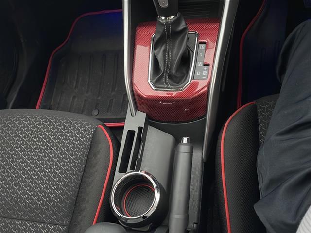 気になる車はすぐにお問い合わせください！画面右側の0066から始まる無料ダイヤルからお問い合わせ下さい！専門スタッフがお車のご質問にお答えいたします！