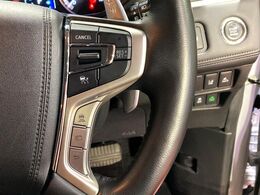 【レーダークルーズコントロール】高速道路での長距離走行が楽に！！自動で速度を保つクルーズコントロールが、衝突軽減システムと連携し、前方の車両を感知して車間を保つように速度調節してくれます！！