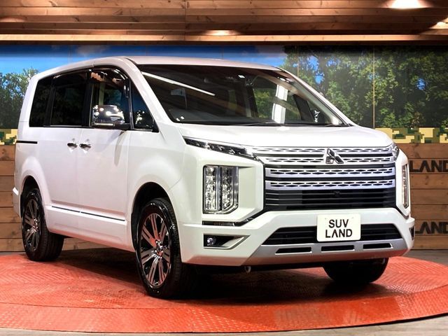 大好評のボディコーティング「弾スプラッシュコート」もご納車までに施工可能。通常のガラスコートと異なる、耐久年数6年の無機質ガラスコーティングが、ボディをキレイな状態に保ってくれます。