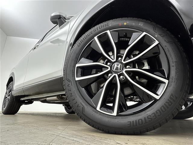 【純正18インチアルミホイール225/50/18】専用のアルミなので、お車のイメージにぴったり！！Aftermarketのアルミやスタッドレスタイヤも取り扱いございます！！ドレスアップもカスタマイズもお任せください！！