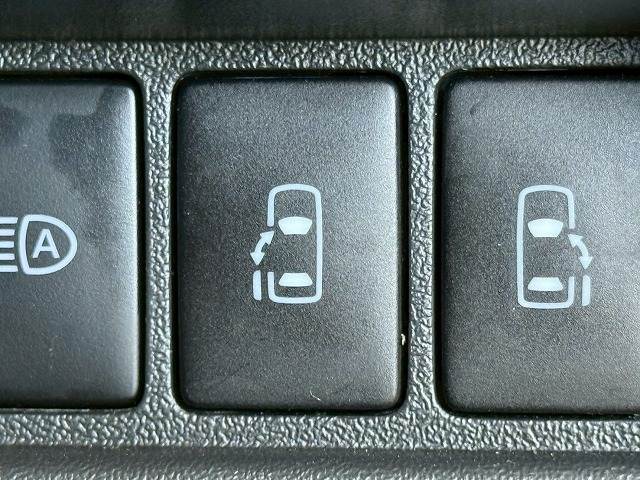 【両側電動スライドドア】運転席よりボタンひとつで開閉可能なスライドドアです。雨の日のお迎えの時など様々な場面で非常に便利ですよね♪