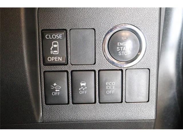 自動で障害物を検知してブレーキ補助をしてくれます！