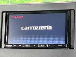 【ナビゲーション】目的地までしっかり案内してくれる使いやすいナビ。Bluetooth接続すればお持ちのスマホやMP3プレイヤーの音楽を再生可能！毎日の運転がさらに楽しくなります！！