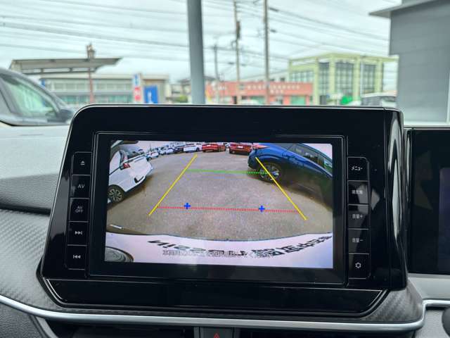 バックビューモニターで車両後方の安全確認も一目でできます！小さなお子様や障害物も確認できるので、運転のし易さだけではなく事故防止にも役立ちます♪
