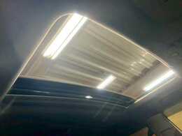 人気オプションのサンルーフ装備！車内も明るくなりドライブがより一層楽しくなります♪