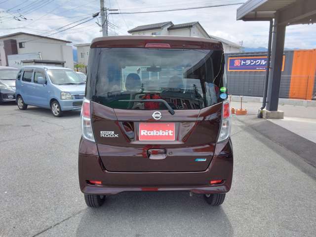 納車前に100項目以上の徹底整備を行ってから、お客様へ納車いたします。納車前整備での部品代など費用はいただきません。