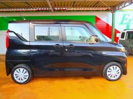 エマージェンシーブレーキ搭載車です！衝突危険性が高まったときに、メーター内の接近警報表示が緊急警報表示になり、ブザー音とともに衝突の直前に自動的にブレーキが作動します。