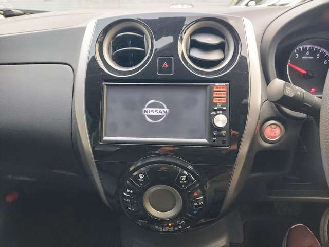 ナビ付きで迷わず安心♪休憩中はTVもご覧になれます！