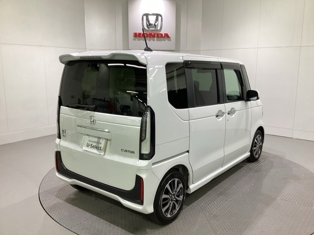 【Honda認定中古車 U-Select】　は3つの安心をお約束します。　1　Hondaのプロが整備した安心。 2　第三者機関がチェックした安心。　3　購入後もHondaが保証する安心。
