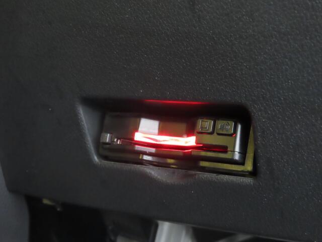ETCも装備していますよ！ETC車載機を利用すると高速料金が割引に！！サイフにも優しい装備ですね♪