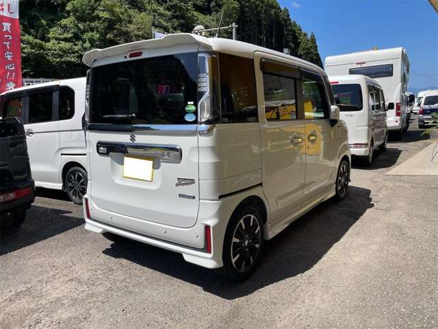 軽トラ～大型トラックまで豊富にお車をそろえております♪お探しの一台がきっと見つかると思いますので是非モーターハウスにご来店下さい！！