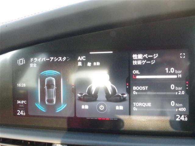 LIBERALAは輸入車と本を愛される方々に少しだけ上質な時間が過ぎていくように、落ち着きのある空間をご用意しております。