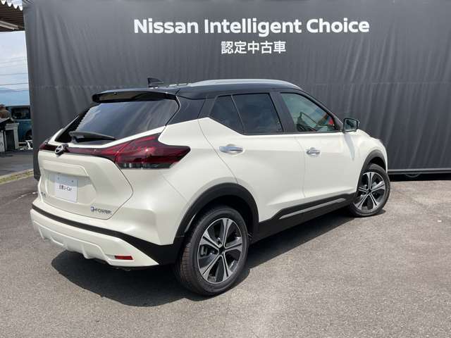 納車前に入念な点検整備をさせていただきます。もちろん全車走行距離無制限のワイド保証付きですので安心してお乗りいただけます。