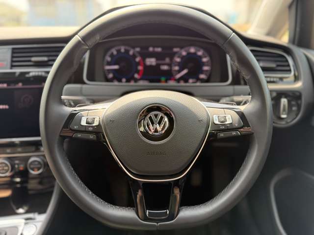◆ステアリング◆ステアリング回りもすっきりとしたデザインで運転しやすいです☆