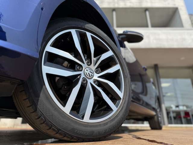 ワンオーナー　ユーザー買取車　禁煙車　純正ナビ　TV　バックカメラ　ETC2.0　ドラレコ　LEDオートヘッドランプ　レーダークルーズ　BSM　ダイナミックアシストライト　コーナリングライト
