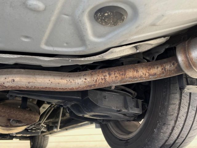 お車を安心してお乗りいただく為には、足回りの定期点検が欠かせません。サービスサポート（有償保証）では無料点検もご提供しており、安心のカーライフをお過ごしいただけるサポート体制が整っています。