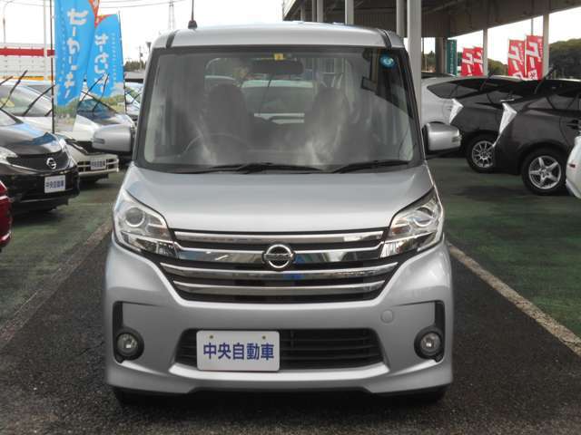 乗用車・RV車専用リフトを7台設置。幅広い車種に対応した整備が可能です