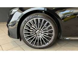 電車でご来店頂く場合は、西武新宿線「東伏見駅」が最寄り駅です。北口から新青梅街道方面に約500m、徒歩5分程の距離になります。