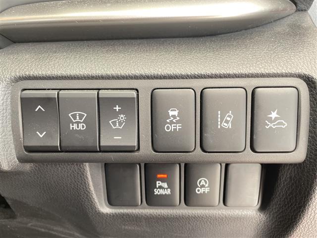 【運転席操作部】『運転席周辺の装備』の画像になります。快適なドライブを楽しむための機能が装備されています！運転席から触れるので使いやすいです！
