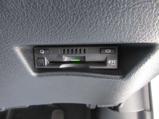 ETC車載器で有料道路も楽々です。