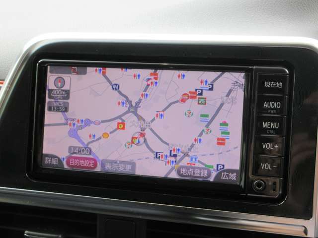 メモリーナビを装備しております。　お出かけに大変便利です。