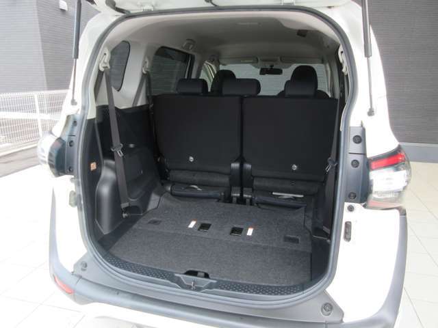3列目シートを収納すると更に広くご利用いただけます。