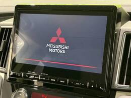 【メーカー純正10インチナビ】インテリアに溶け込むスタイリッシュな「専用設計」メーカーナビを装備♪視認性や操作性など基本性能にも優れ、より上質なカーライフをお楽しみいただけます。