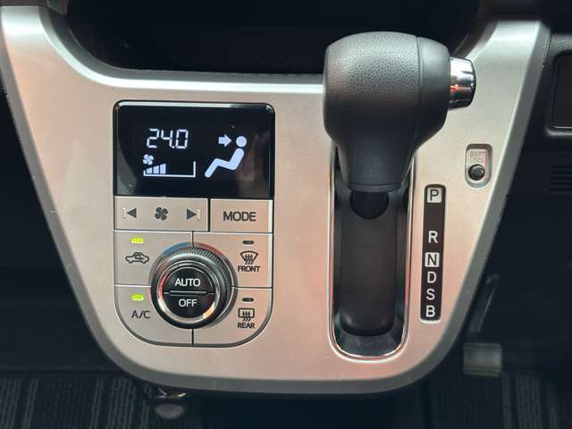 当社在庫のお車は【年式】【距離】【装備】【グレード】の条件で検索をかけていただければ、どのお車もお値打ちだと自信を持っております！！
