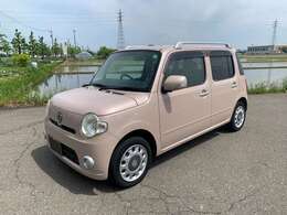 車両の品質管理は室内展示場を完備しておりますので、品質を保った状態の車両をご覧いただけます。