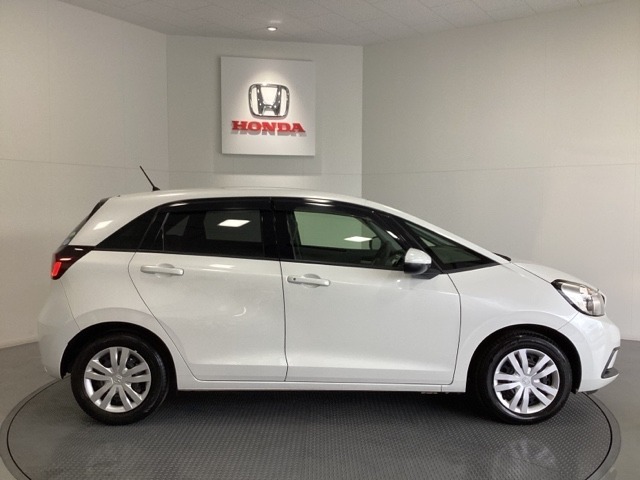 購入後も自社指定整備工場完備でお客様の愛車をしっかりサポート致します！御納車時には安全かつ安心してお乗り頂けるようホンダ専門知識を持つ整備スタッフが点検・整備・装備も説明をしてお渡ししております。