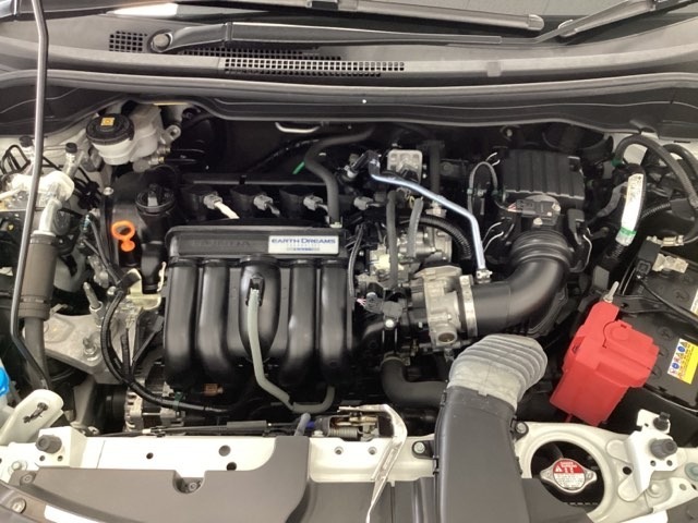 ホンダスタッフがしっかり整備して保証付きにてお渡し致します。エンジンルーム＆室内ルームともにクリーニング済みで清潔です。快適なドライブをお楽しみください。