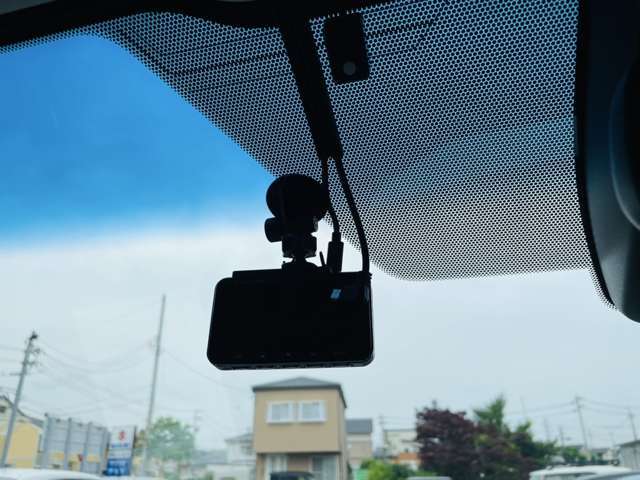 今では必須のドラレコも完備★