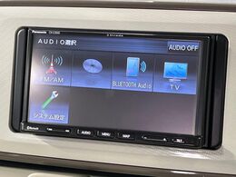 【ナビゲーション】目的地までしっかり案内してくれる使いやすいナビ。Bluetooth接続すればお持ちのスマホやMP3プレイヤーの音楽を再生可能！毎日の運転がさらに楽しくなります！！