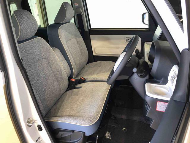 運転席の座面高さを調整できるシートリフターが付いています。フロントシートはベンチシートを採用で、座面も広く使い勝手もいいですよ♪