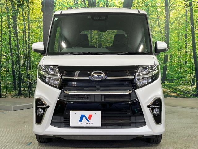 【LEDヘッドライト】悪天候や夜間走行時も良好な視界を確保し安心して運転できる高輝度LEDヘッドライトを装備！点灯速度が早く、消費電力も抑えられています。