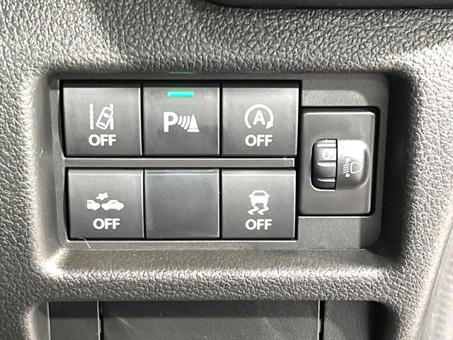 【コーナーセンサー】バンパーに付いたセンサーが障害物を検知！一定の距離に近づくとアラートで教えてくれます♪狭い駐車スペースや車庫入れ時も安心ですね☆