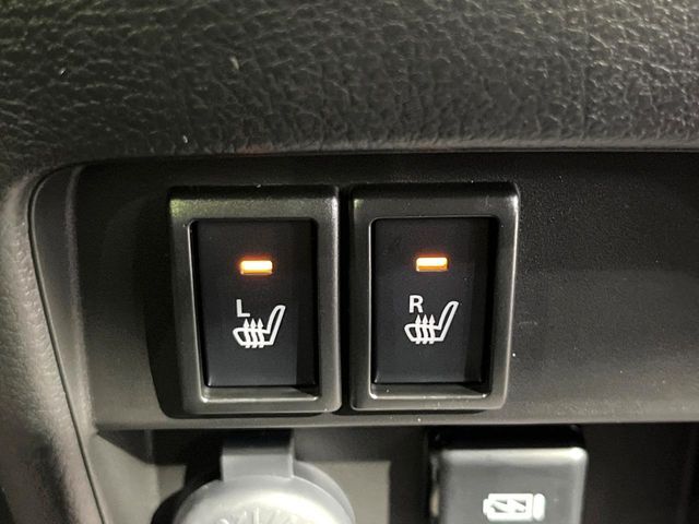 【シートヒーター】寒い日に重宝するシートヒーター！エアコンより早く温まってくれるので寒がりの人も安心ですね♪エアコンの温風は乾燥するから苦手、という方にもをおすすめです。