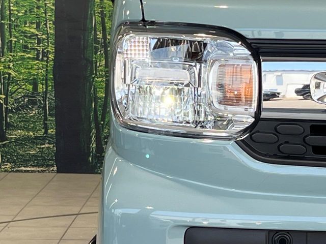 【LEDヘッドライト】悪天候や夜間走行時も良好な視界を確保し安心して運転できる高輝度LEDヘッドライトを装備！点灯速度が早く、消費電力も抑えられています。