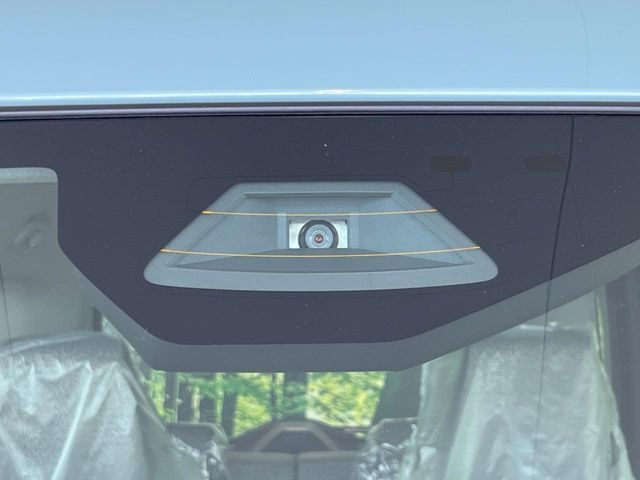 【スズキ　セーフティサポート】走行中に前方の車両等を認識し、衝突しそうな時は警報とブレーキで衝突回避と被害軽減をアシスト。より安全にドライブをお楽しみいただけます。