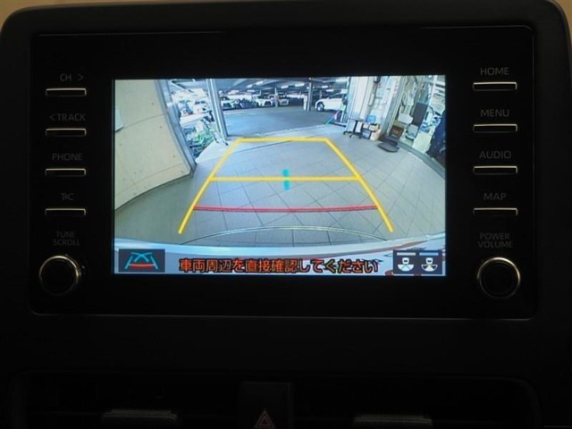 バックガイドモニターです。ハンドルの角度に合わせてガイド線も動きます。車庫入れなどサポートしてくれます。