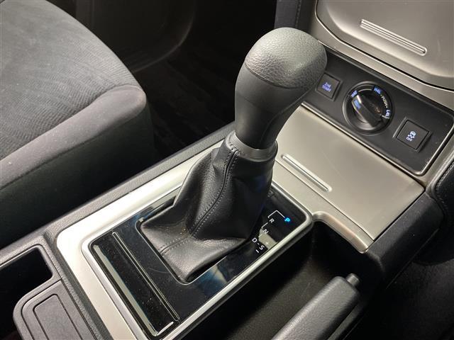 【シフトレバー】シフトも操作しやすく快適なドライブを楽しんでいただけます！