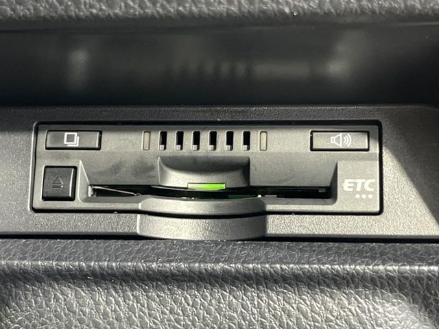 【ETC】高速道路の料金所をストレスなく通過！話題のスポットやサービスエリアに多い「スマートIC」利用時は必須のアイテムです。当店でセットアップを実施、ご納車当日からすぐにご利用いただけます！