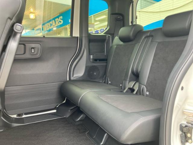 WECARSでは各商談席に大型モニターをご用意しております！見やすい大画面でゆったりと全国の在庫をご覧いただけます！是非ご来店お待ちしております！