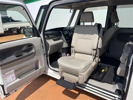 ガリバーグループでは主要メーカー、主要車種をお取り扱いしております。全国約460店舗の在庫の中からお客様にピッタリの一台をご提案します。