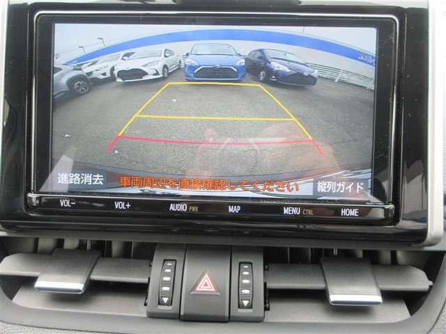 バックカメラ付きなので車庫入れ時も後方確認がスムーズです。