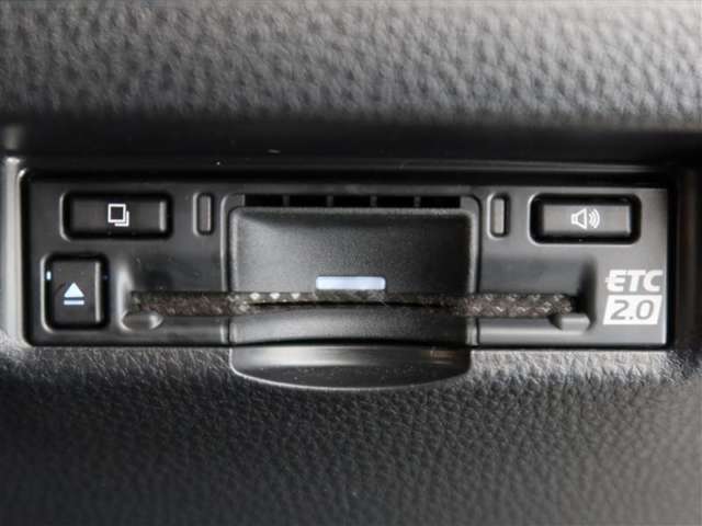 ETC車載器付きです。高速道路の料金所もスムーズに通過できます。