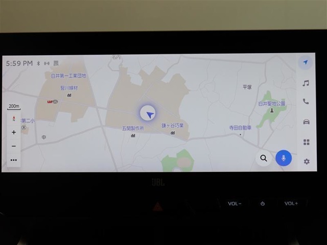 ナビゲーション付き。タッチパネル式で使いやすく、お出かけもラクラクです。
